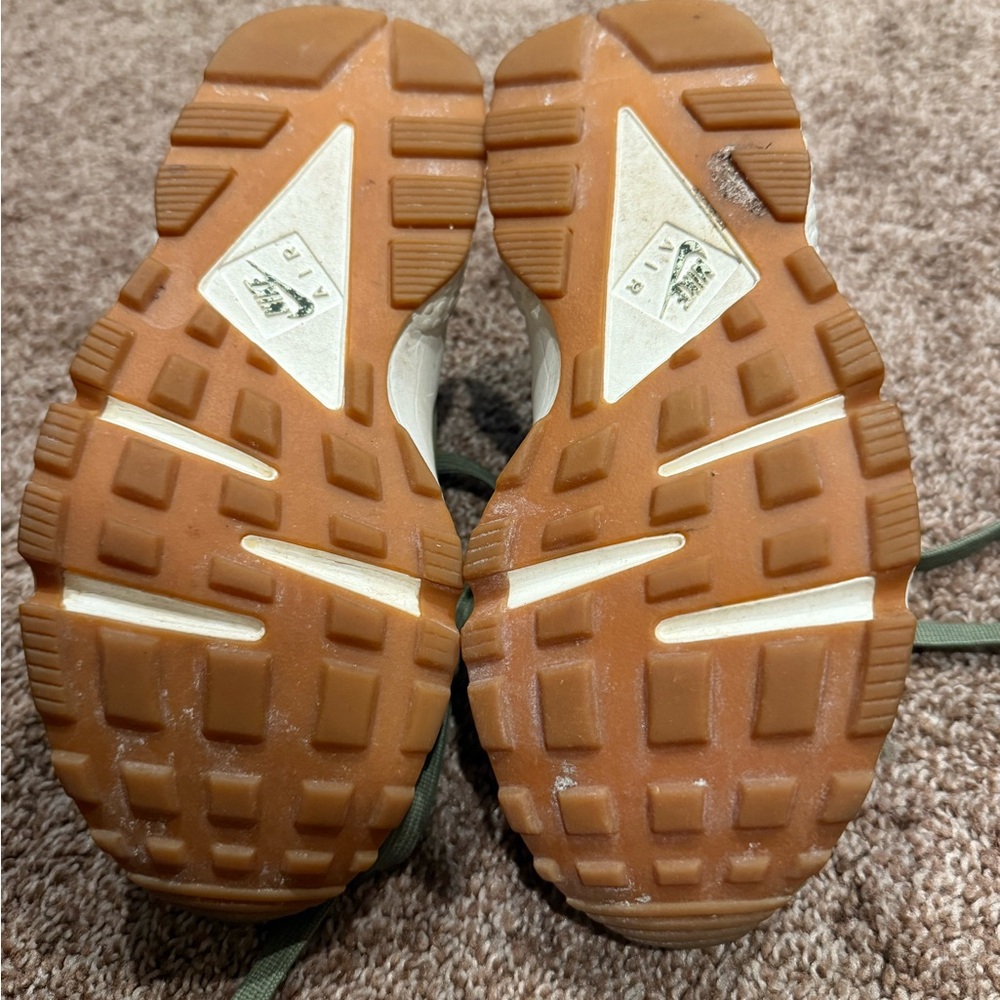 Nike Kids Green Sneakers - Picture 4 of 4